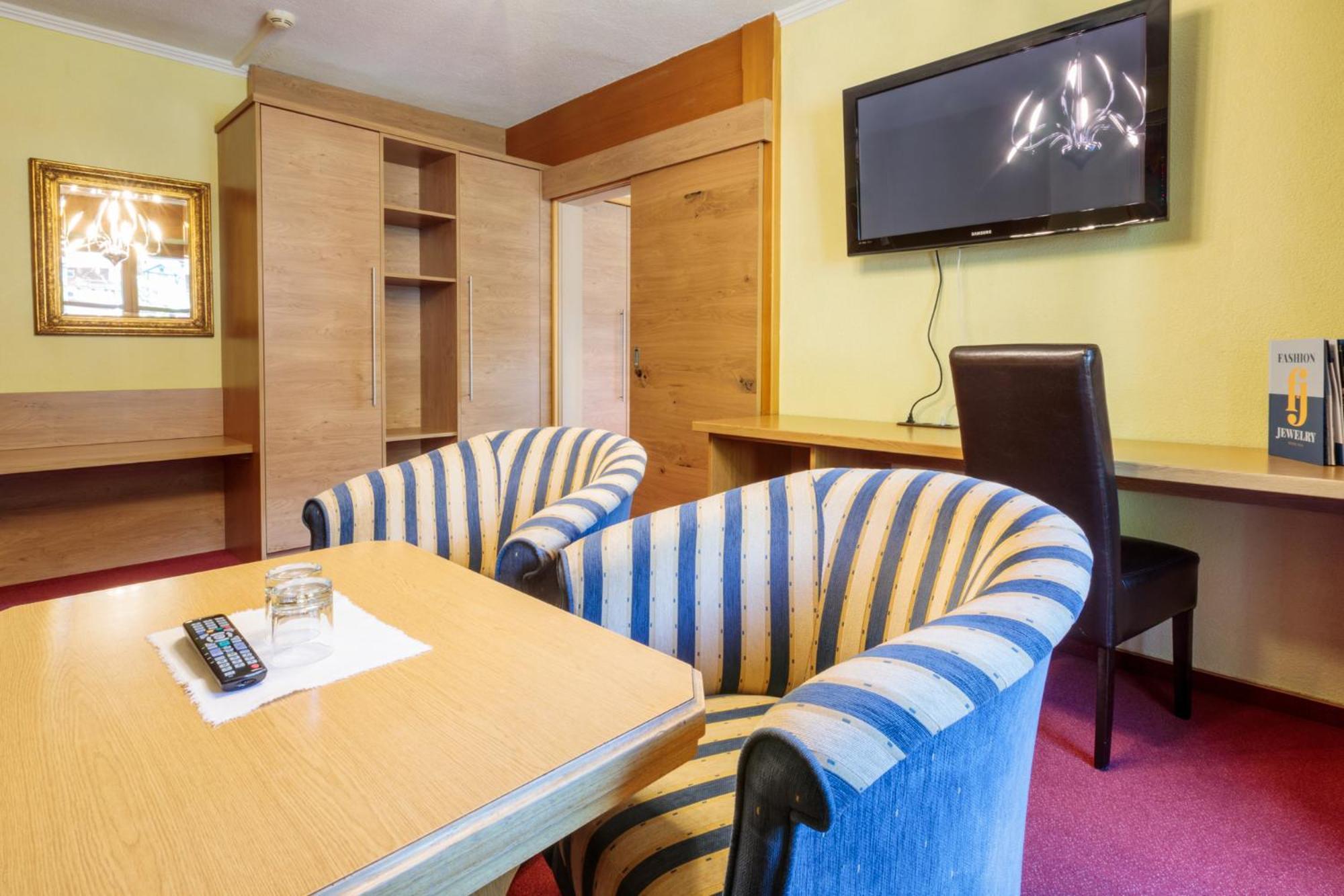 Parkhotel Soelden Room photo
