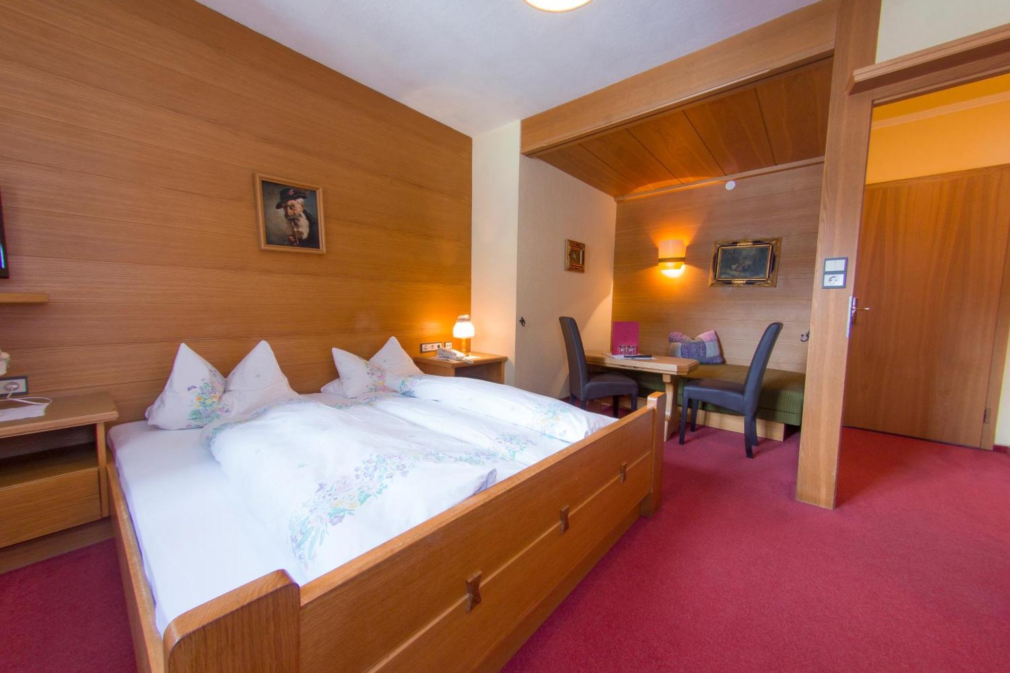 Parkhotel Soelden Room photo