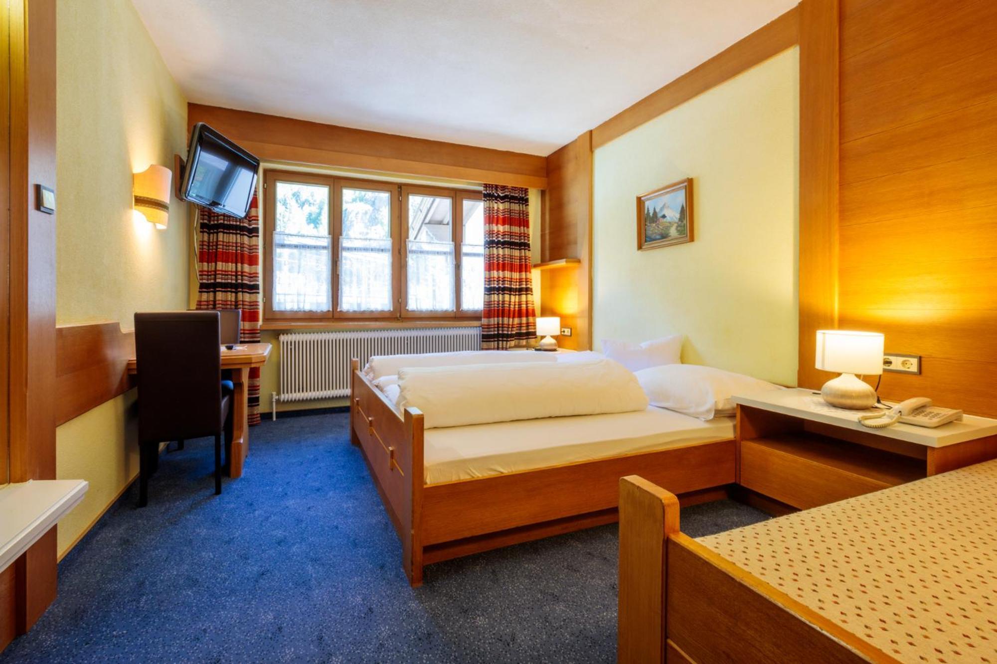 Parkhotel Soelden Room photo